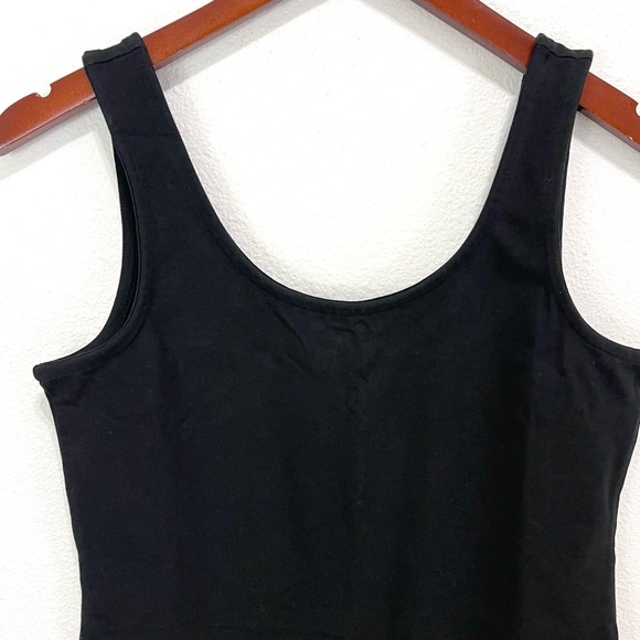 Gap- Tank Bodysuit in Black Size Medium. - Picture 2 of 8